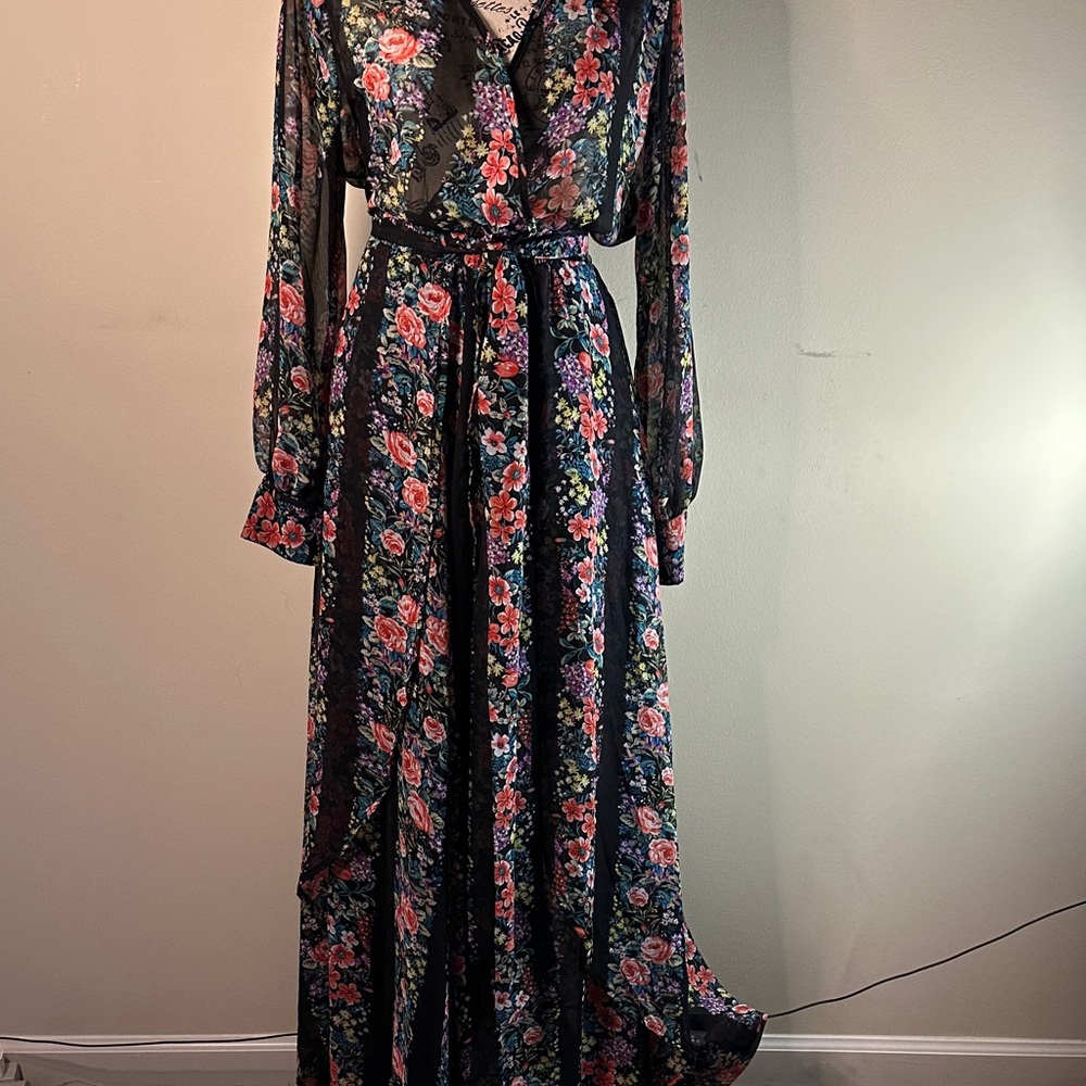 Xtaren Black Floral Long Sleeve Dress